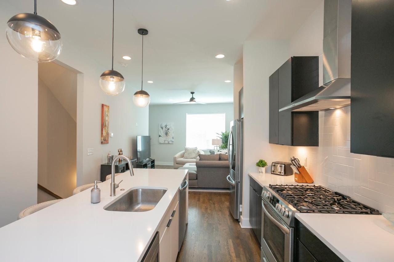 Luxury Townhome Skyline Views Mins To Dt 내슈빌 외부 사진