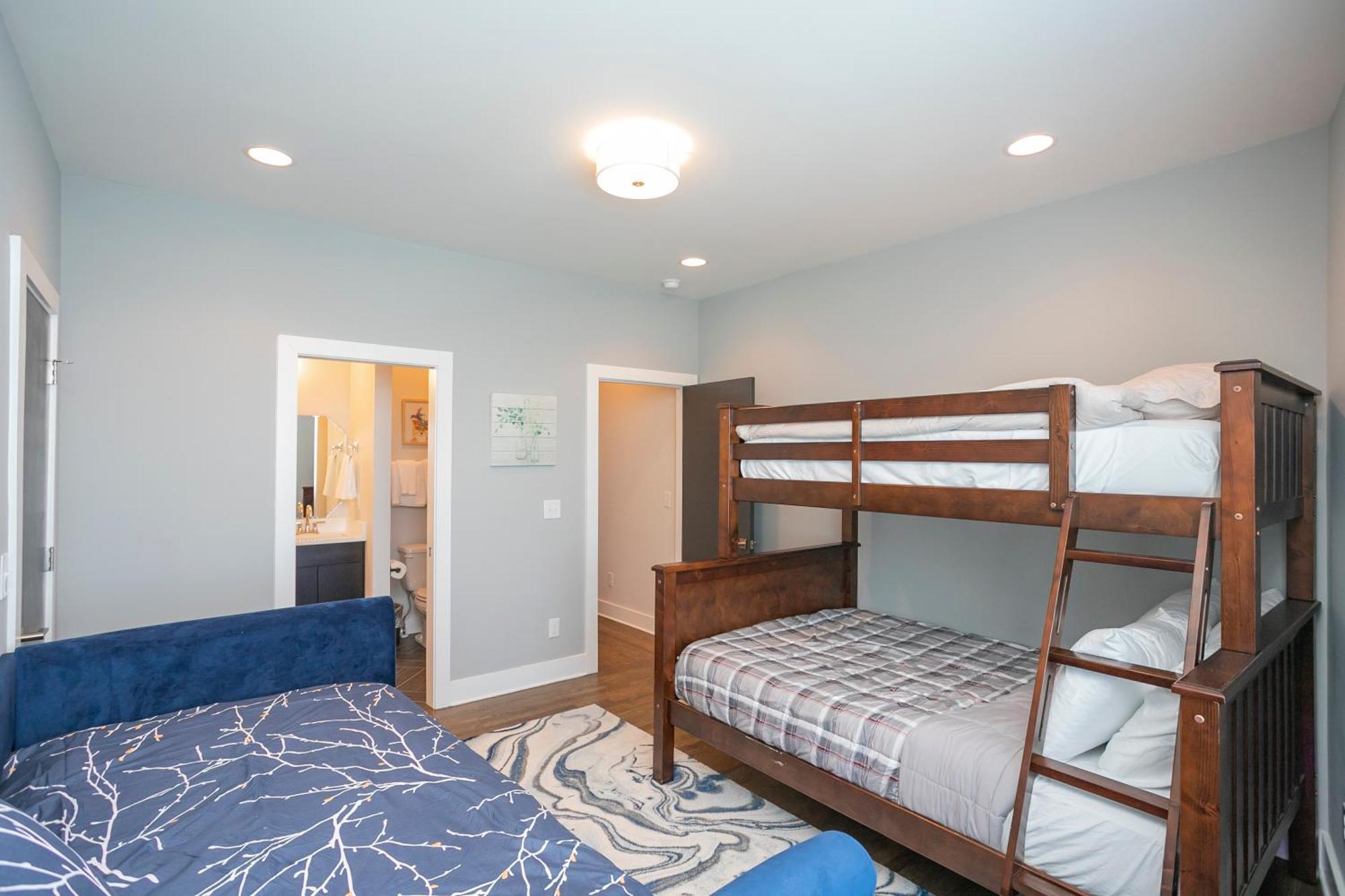 Luxury Townhome Skyline Views Mins To Dt 내슈빌 외부 사진