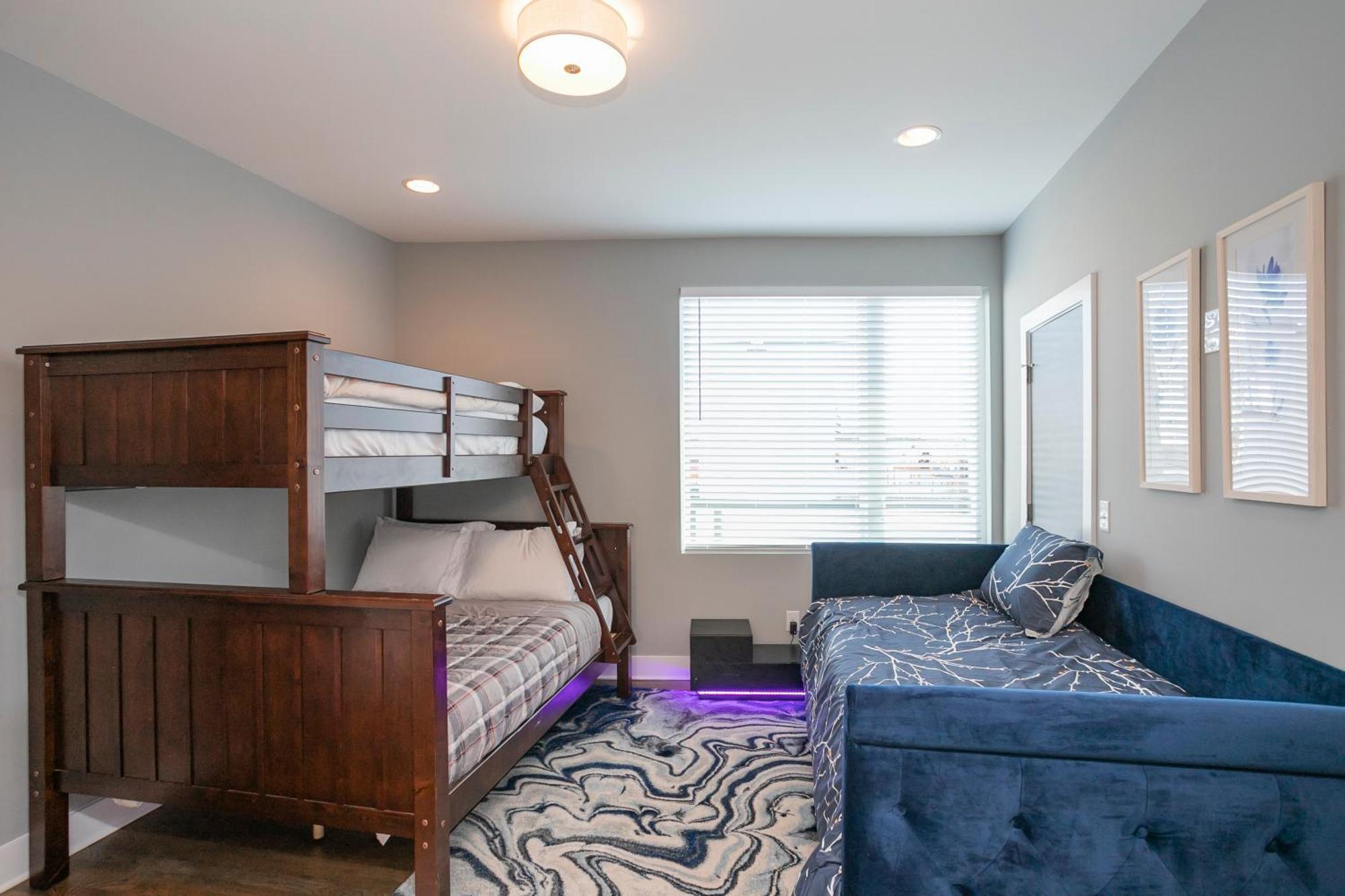 Luxury Townhome Skyline Views Mins To Dt 내슈빌 외부 사진