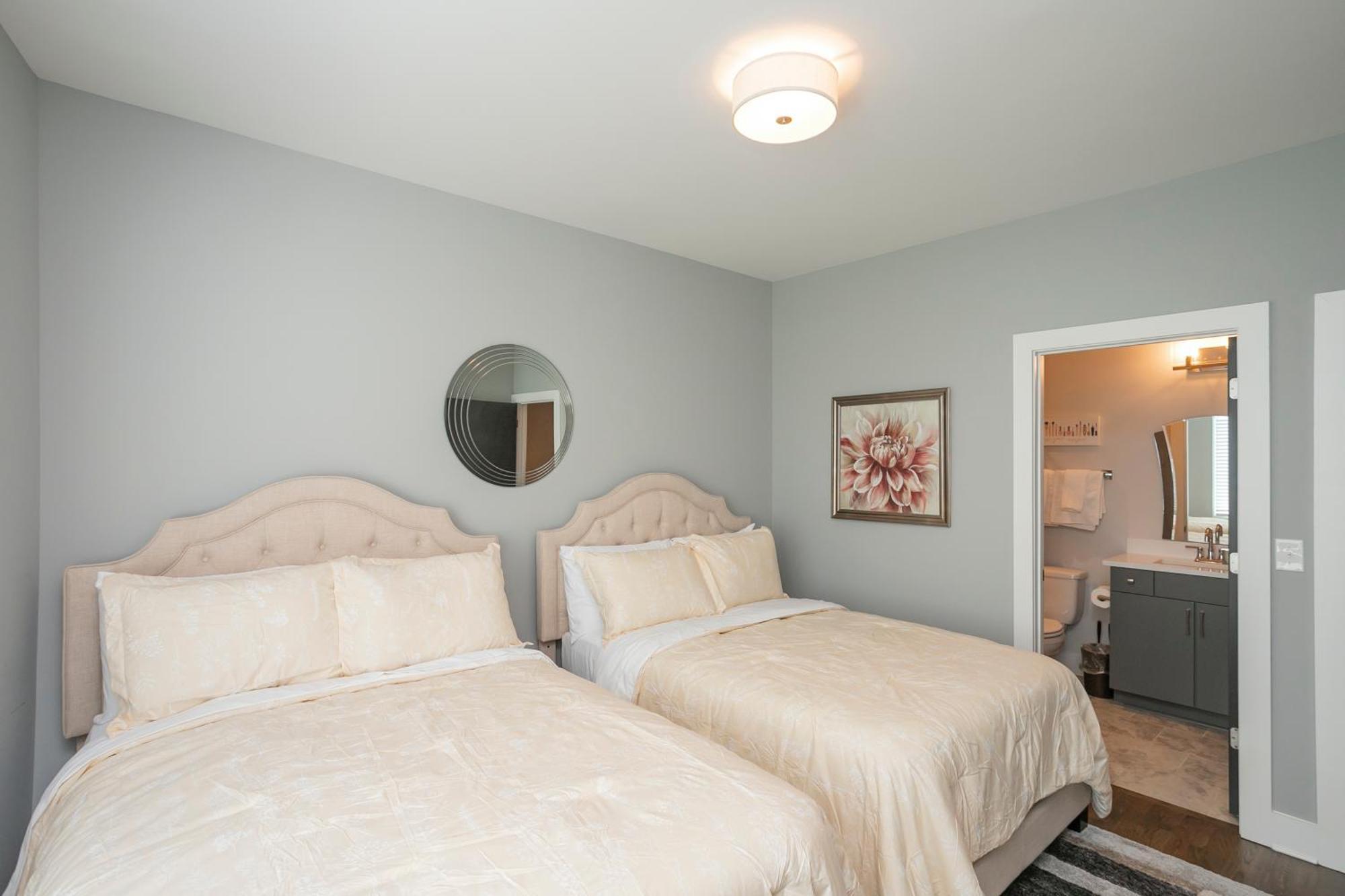 Luxury Townhome Skyline Views Mins To Dt 내슈빌 외부 사진