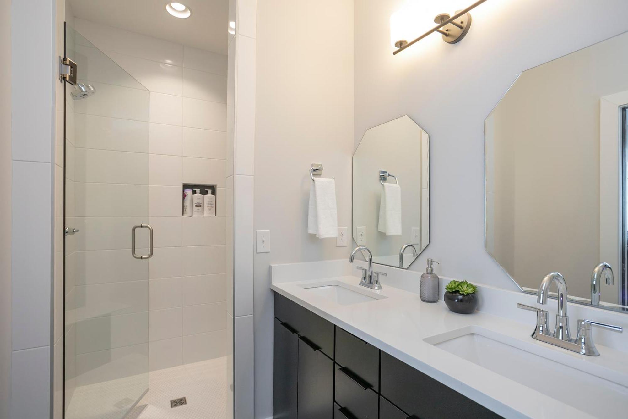 Luxury Townhome Skyline Views Mins To Dt 내슈빌 외부 사진