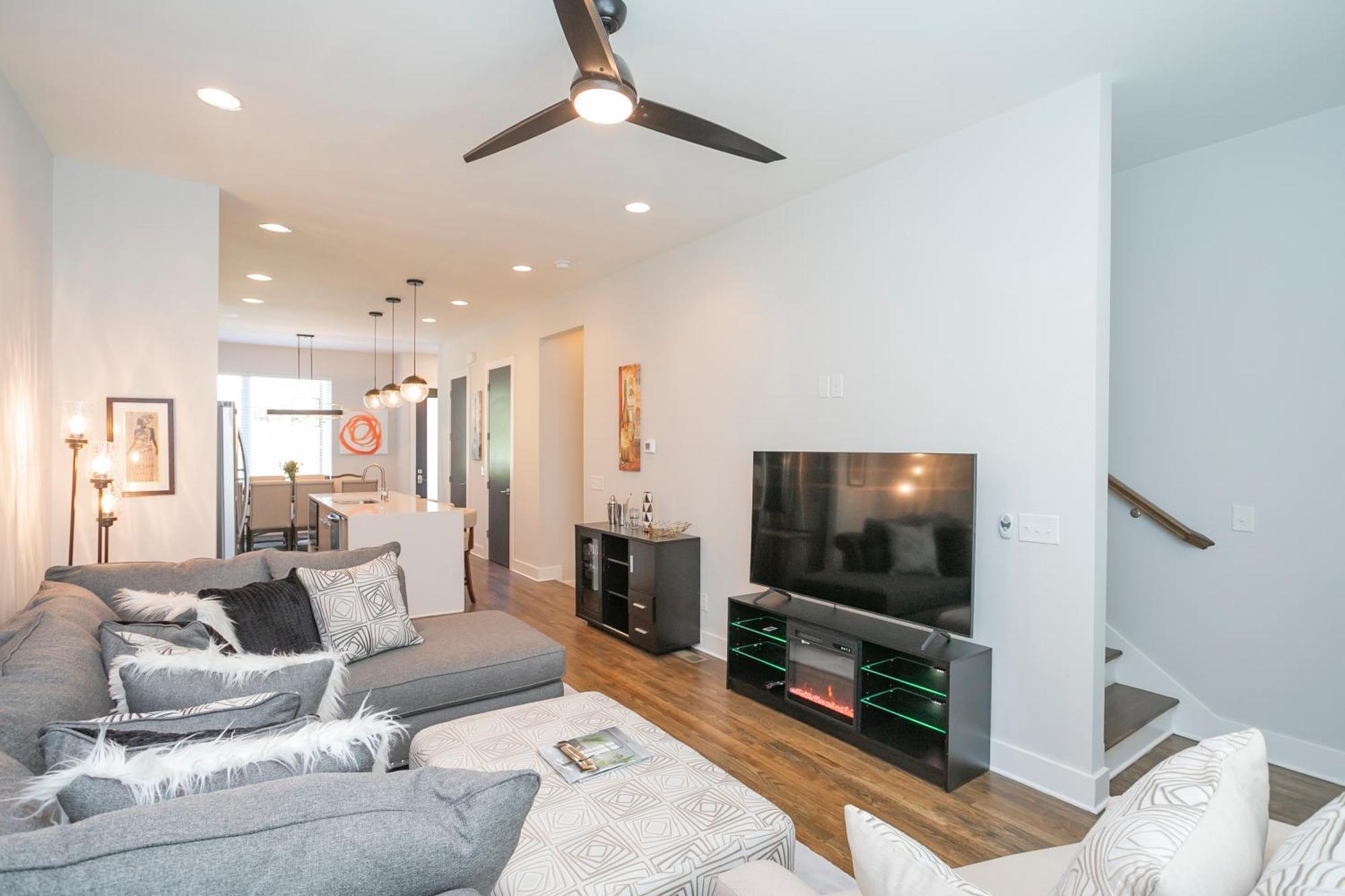 Luxury Townhome Skyline Views Mins To Dt 내슈빌 외부 사진