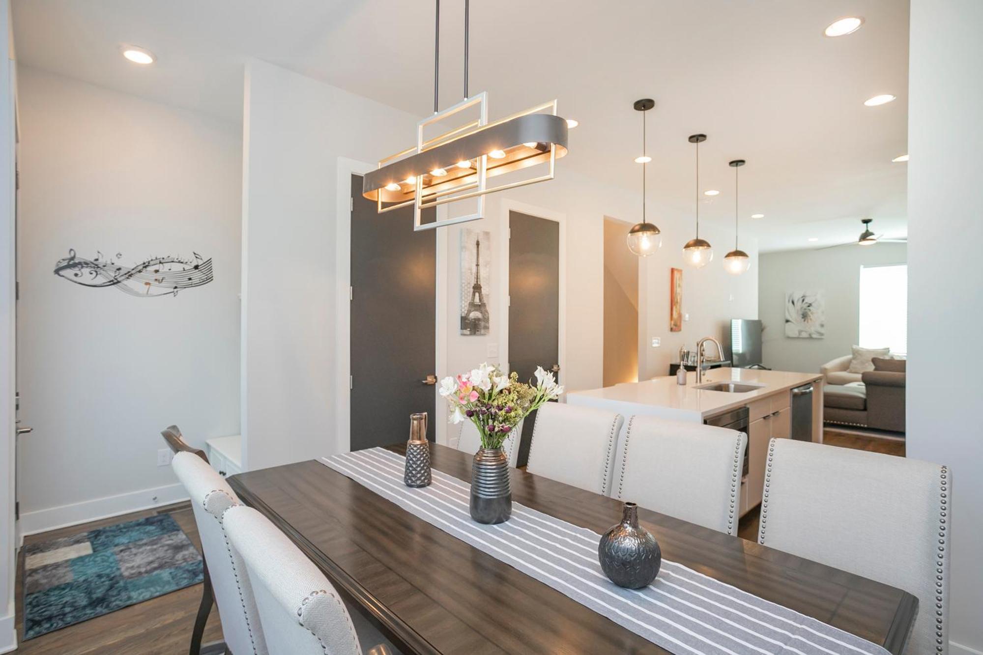 Luxury Townhome Skyline Views Mins To Dt 내슈빌 외부 사진