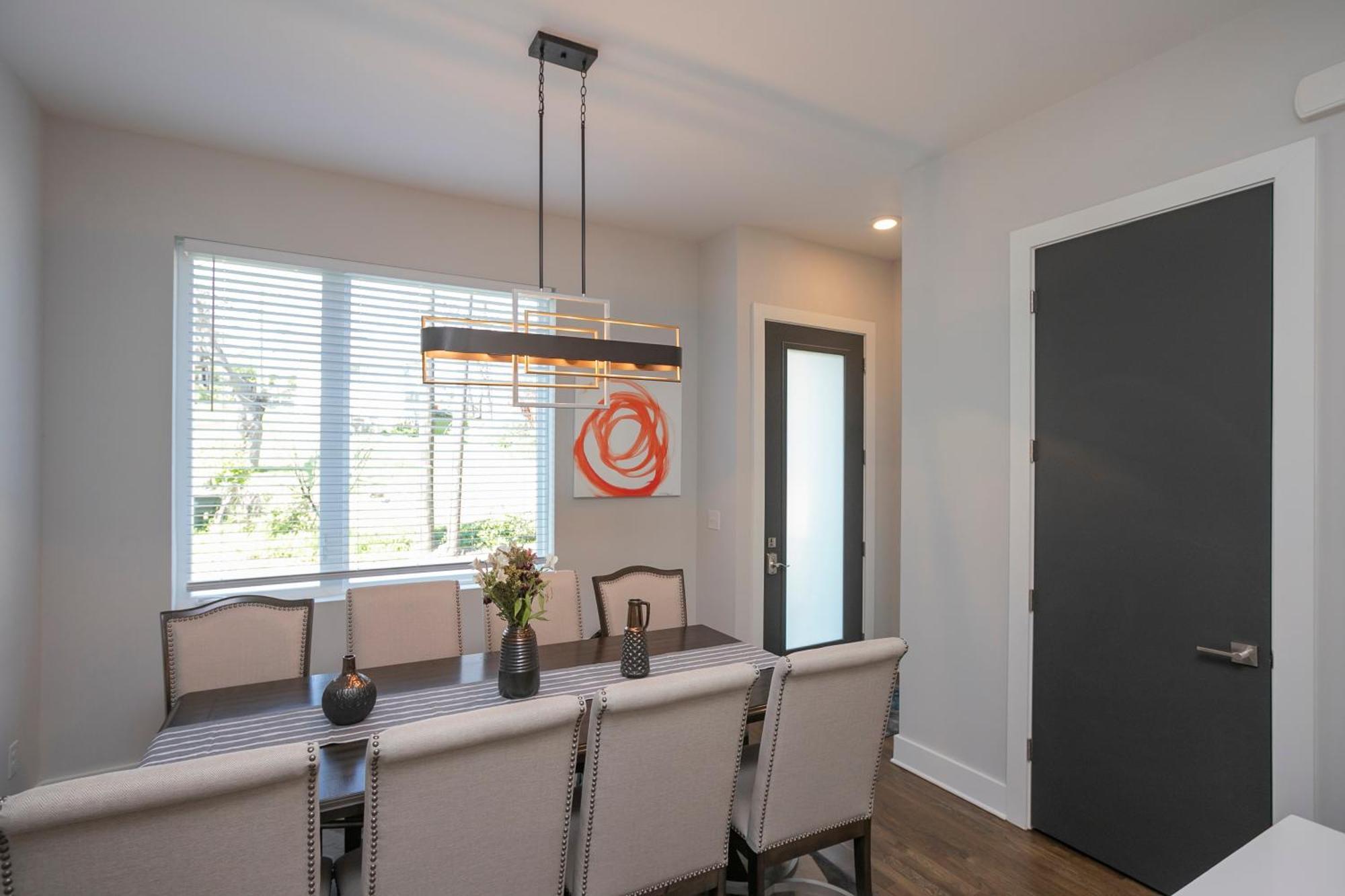 Luxury Townhome Skyline Views Mins To Dt 내슈빌 외부 사진