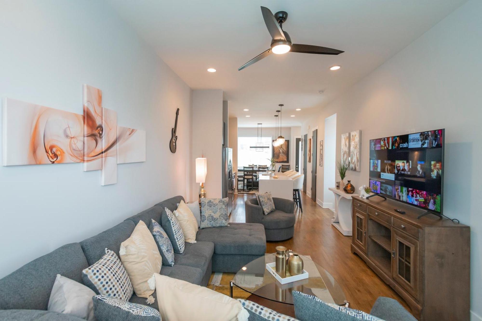 Luxury Townhome Skyline Views Mins To Dt 내슈빌 외부 사진