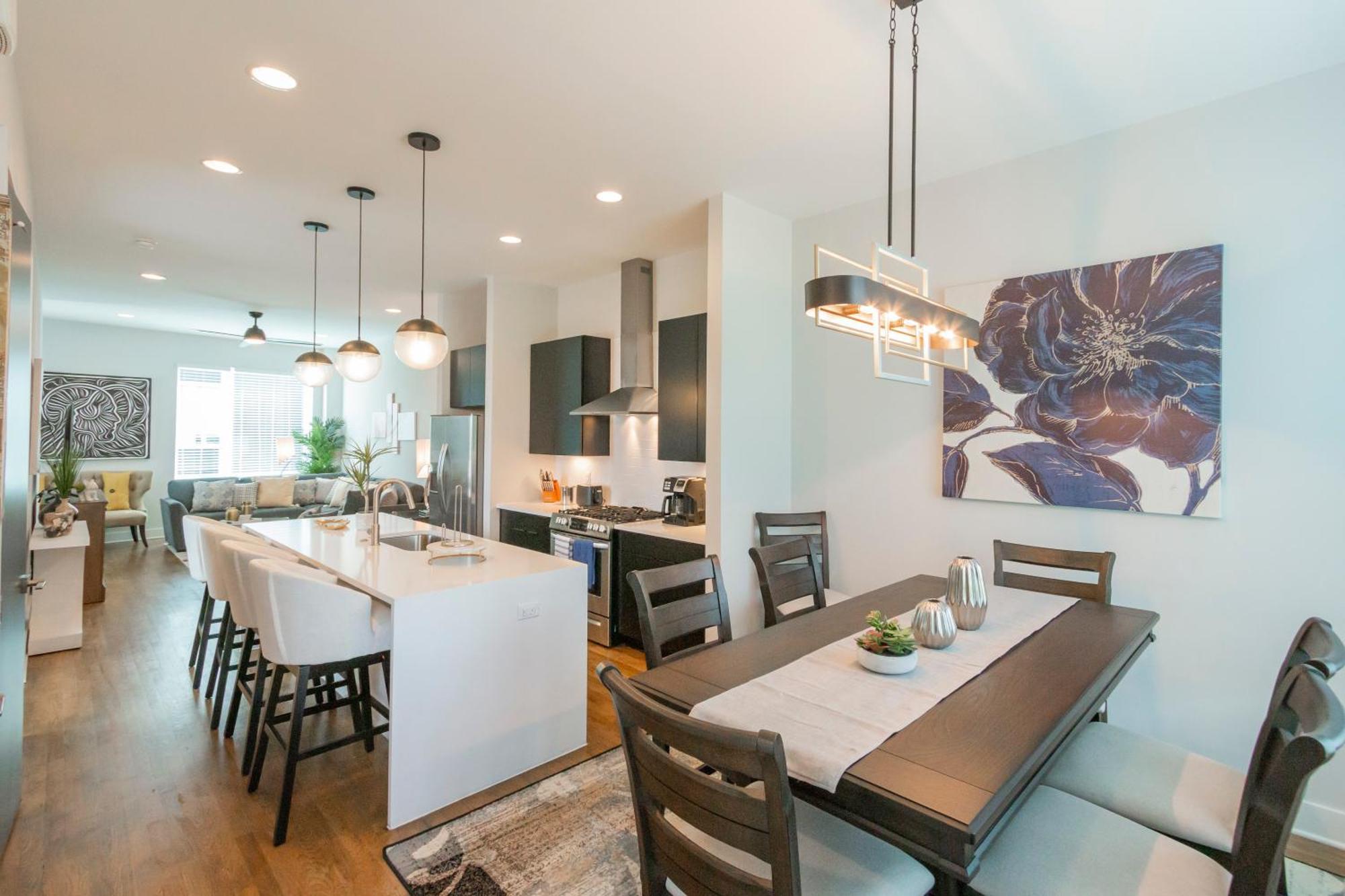 Luxury Townhome Skyline Views Mins To Dt 내슈빌 외부 사진