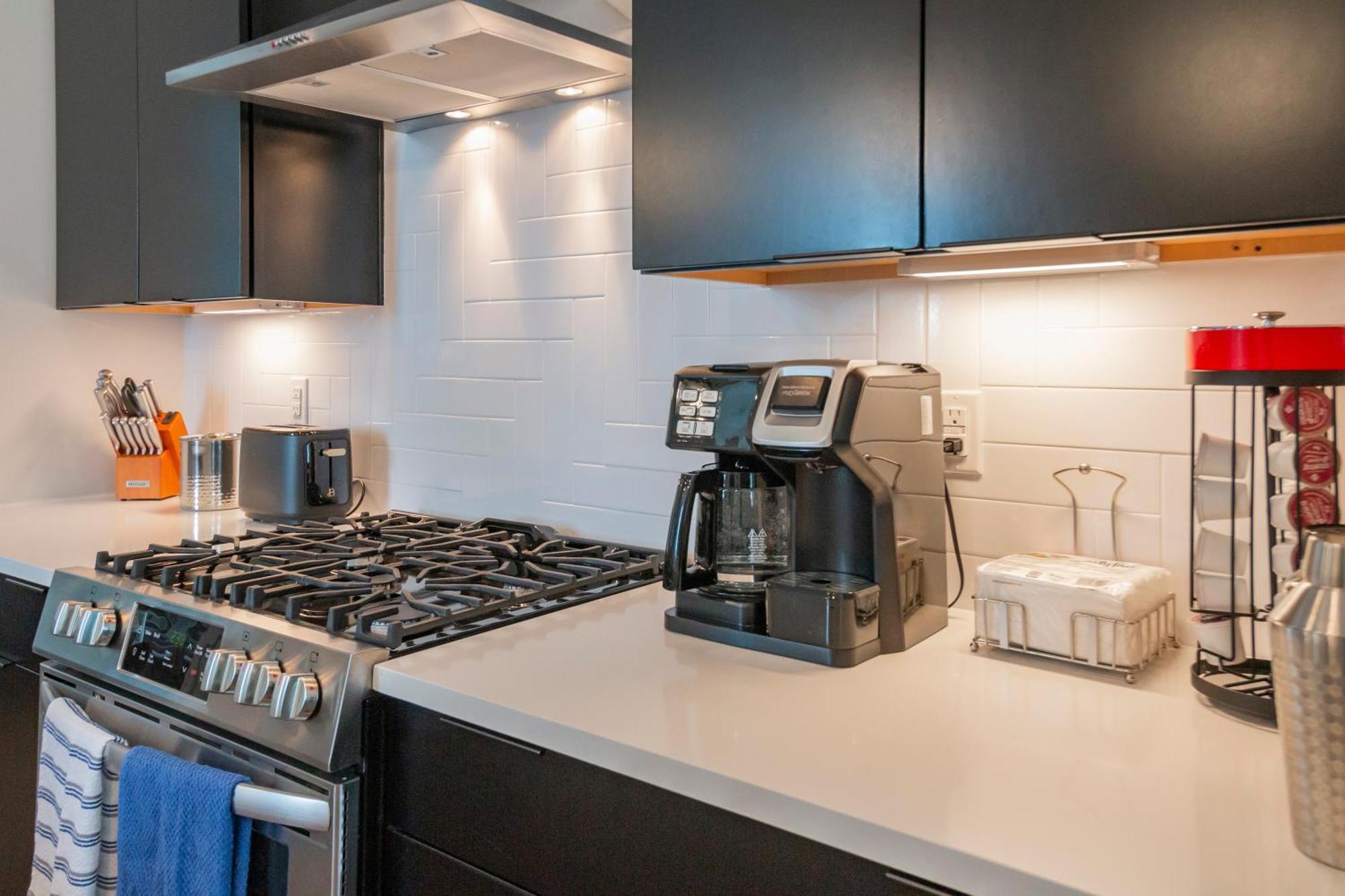 Luxury Townhome Skyline Views Mins To Dt 내슈빌 외부 사진
