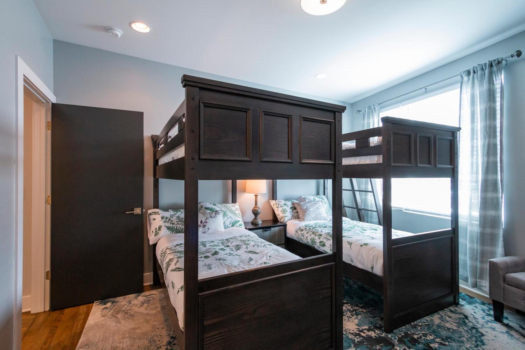 Luxury Townhome Skyline Views Mins To Dt 내슈빌 외부 사진