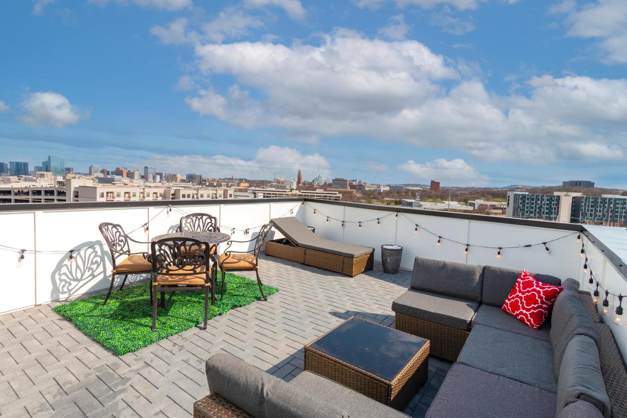 Luxury Townhome Skyline Views Mins To Dt 내슈빌 외부 사진