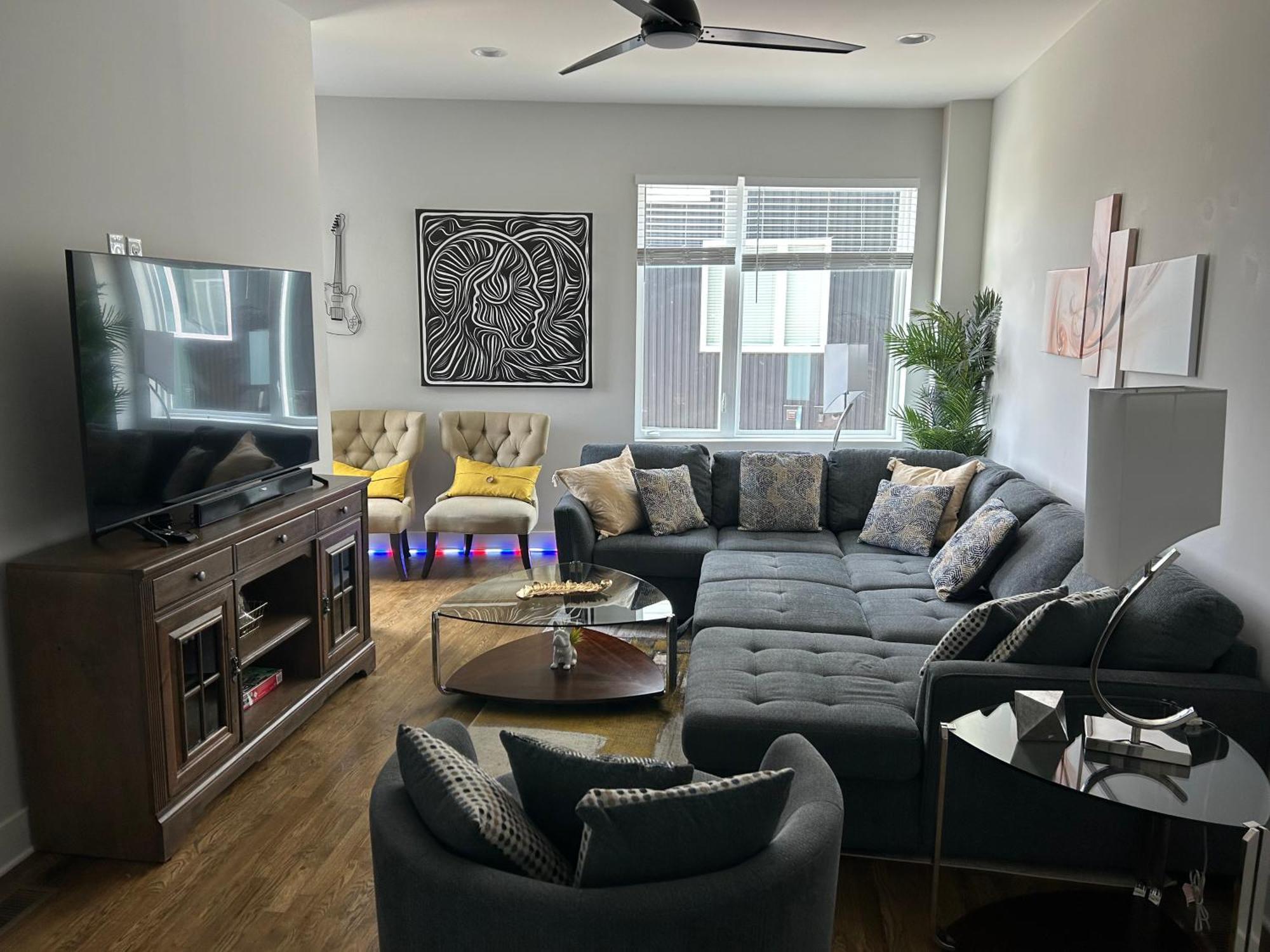Luxury Townhome Skyline Views Mins To Dt 내슈빌 외부 사진